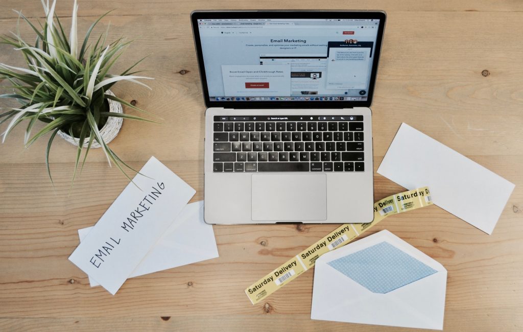 campaign-creators-VV0En9viu2M-unsplash_crop campaign-creators-VV0En9viu2M-unsplash_crop